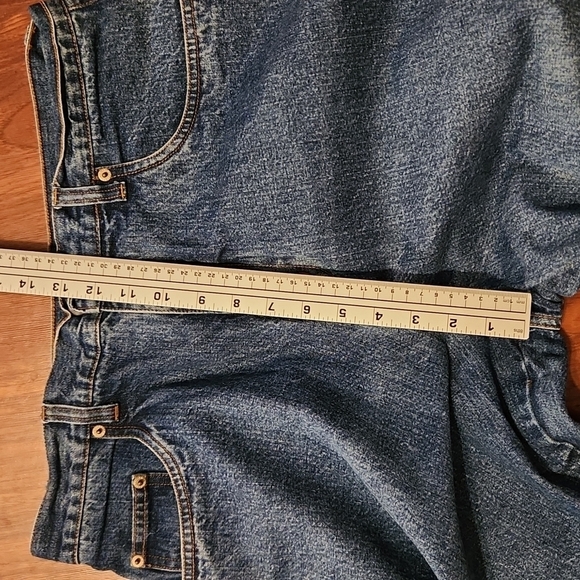 Bill Blass Capri Jeans Size 12 flaws Bleach Spots Leg See Pic - Picture 6 of 15